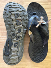 Load image into Gallery viewer, Women&#39;s Shoe Size NA Chaco Shoes
