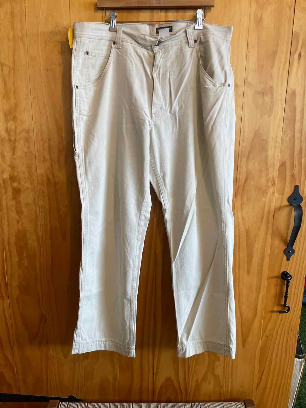 Size 38x32 Eddie Bauer Men's Jeans