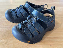 Load image into Gallery viewer, Keen Sandals

