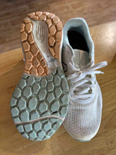 Load image into Gallery viewer, Shoe Size 9.5 New Balance White Running Shoes
