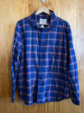Load image into Gallery viewer, Size Large St John's Bay Men's Sweater &amp; Sweatshirt
