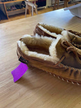 Load image into Gallery viewer, Women&#39;s Shoe Size 9 L.L. Bean Brown Moccasins
