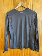Load image into Gallery viewer, Size M Columbia Grey Women's Long Sleeve Shirt
