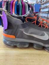 Load image into Gallery viewer, 11.5 Nike Men's Shoes
