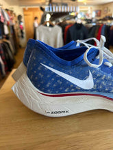 Load image into Gallery viewer, Shoe Size 7 Nike Blue Running Shoes
