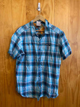 Load image into Gallery viewer, Size Large Columbia Men's Short Sleeve Shirt
