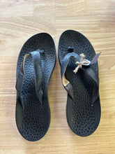 Load image into Gallery viewer, Women&#39;s Shoe Size NA Chaco Shoes
