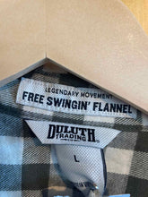 Load image into Gallery viewer, Size Large Duluth Trading Green Women&#39;s Flannel
