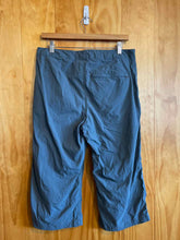 Load image into Gallery viewer, Size Medium Royal Robbins Blue Women&#39;s Capris
