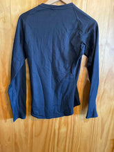 Load image into Gallery viewer, Size Medium Patagonia Black Women's Base Layer Top
