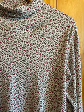 Load image into Gallery viewer, Size M Basic Editions White Women's Long Sleeve Shirt
