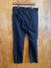 Load image into Gallery viewer, Size 32 The North Face Men&#39;s Pants
