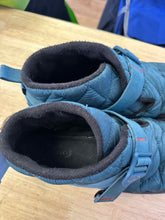 Load image into Gallery viewer, Women&#39;s Shoe Size 9 Chaco Teal Slippers
