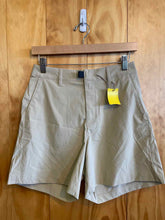 Load image into Gallery viewer, Size 4 The North Face Tan Women's Shorts
