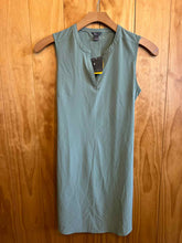 Load image into Gallery viewer, Size S Eddie Bauer Green Dress
