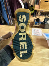 Load image into Gallery viewer, Shoe Size 10 Sorel Beige Boots
