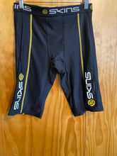 Load image into Gallery viewer, Women Size Large Skins Black Cycling
