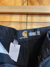 Load image into Gallery viewer, Size 32x30 Carhartt Men&#39;s Pants
