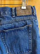 Load image into Gallery viewer, Size 34 Cabelas Men's Jeans
