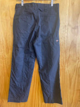 Load image into Gallery viewer, Size 32 Dickies Men's Pants
