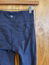 Load image into Gallery viewer, Size 4 Lululemon Black Women's Leggings
