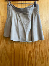 Load image into Gallery viewer, Size 10 Lululemon Beige Skirt
