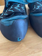 Load image into Gallery viewer, La Sportiva Women&#39;s 8.5 Shoes
