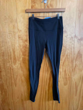 Load image into Gallery viewer, Size S Athleta Black Women's Leggings
