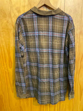 Load image into Gallery viewer, Size L Lands End Men's Long Sleeve Shirt
