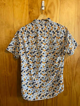 Load image into Gallery viewer, Size Small Denim &amp; Flower Men's Short Sleeve Shirt
