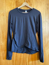 Load image into Gallery viewer, Size M Lululemon Black Women's Long Sleeve Shirt
