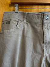 Load image into Gallery viewer, Size 38x32 Kuhl Men's Pants
