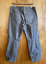 Load image into Gallery viewer, Size 34 Kuhl Men's Pants
