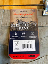Load image into Gallery viewer, Size 34 Weatherproof Vintage Men&#39;s Pants

