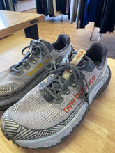 Load image into Gallery viewer, 12 New Balance Men's Shoes
