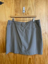 Load image into Gallery viewer, Size 14 Eddie Bauer Brown Skort
