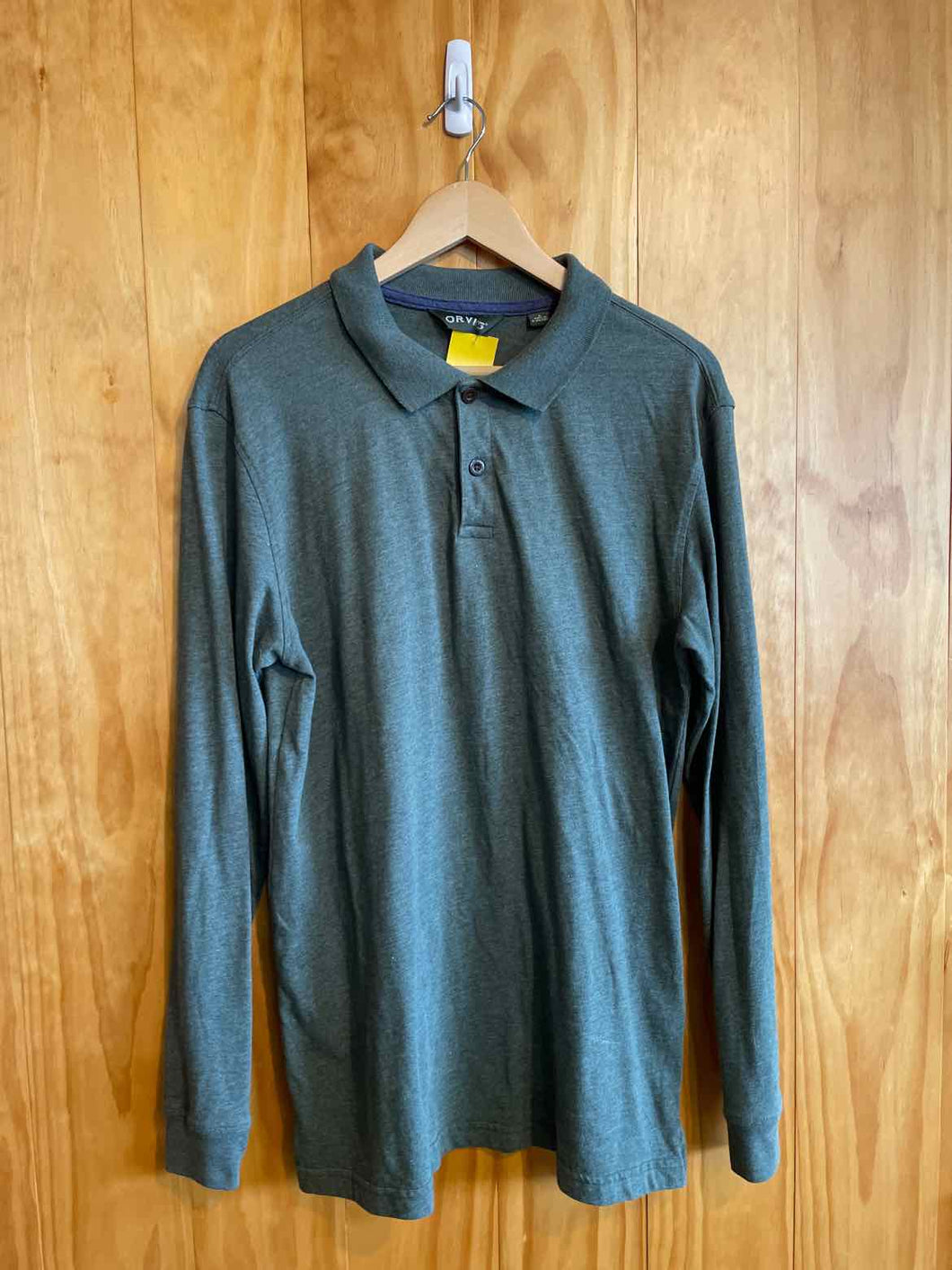 Size Medium Orvis Men's Long Sleeve Shirt