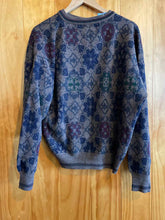Load image into Gallery viewer, Size Large Kenneth Roberts Men's Sweater &amp; Sweatshirt
