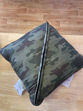 Load image into Gallery viewer, Brielle Home Sleeping Bag
