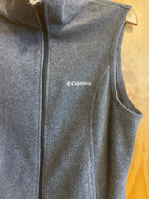 Load image into Gallery viewer, Size Small Columbia Grey Women's Vest
