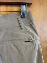 Load image into Gallery viewer, Size 4 The North Face Tan Women's Shorts
