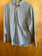 Load image into Gallery viewer, Size M Field Gear Men's Long Sleeve Shirt
