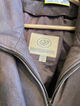 Load image into Gallery viewer, Size M GeorgeTown Leather Design Men's Jacket

