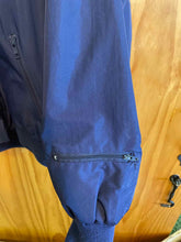 Load image into Gallery viewer, Size M IZOD Men's Light Jacket
