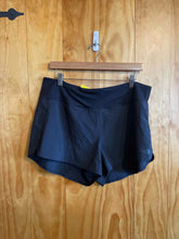 Load image into Gallery viewer, Size XL The North Face Black Women's Shorts
