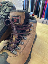 Load image into Gallery viewer, 9.5 Timberland Men's Hiking Boots
