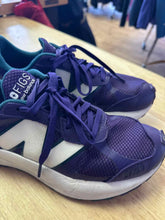 Load image into Gallery viewer, Women's Shoe Size 8.5 Figs Purple Shoes
