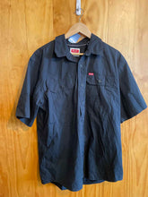 Load image into Gallery viewer, Size L Wrangler Men's Short Sleeve Shirt
