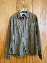 Load image into Gallery viewer, Size Large Kavu Men's Flannel
