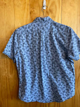 Load image into Gallery viewer, Size Large Lands End Men's Short Sleeve Shirt
